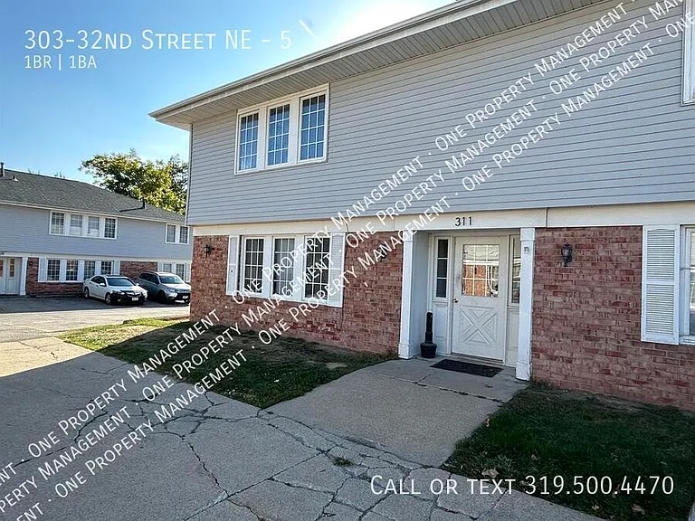 303 32nd St NE #5 — Photo 3