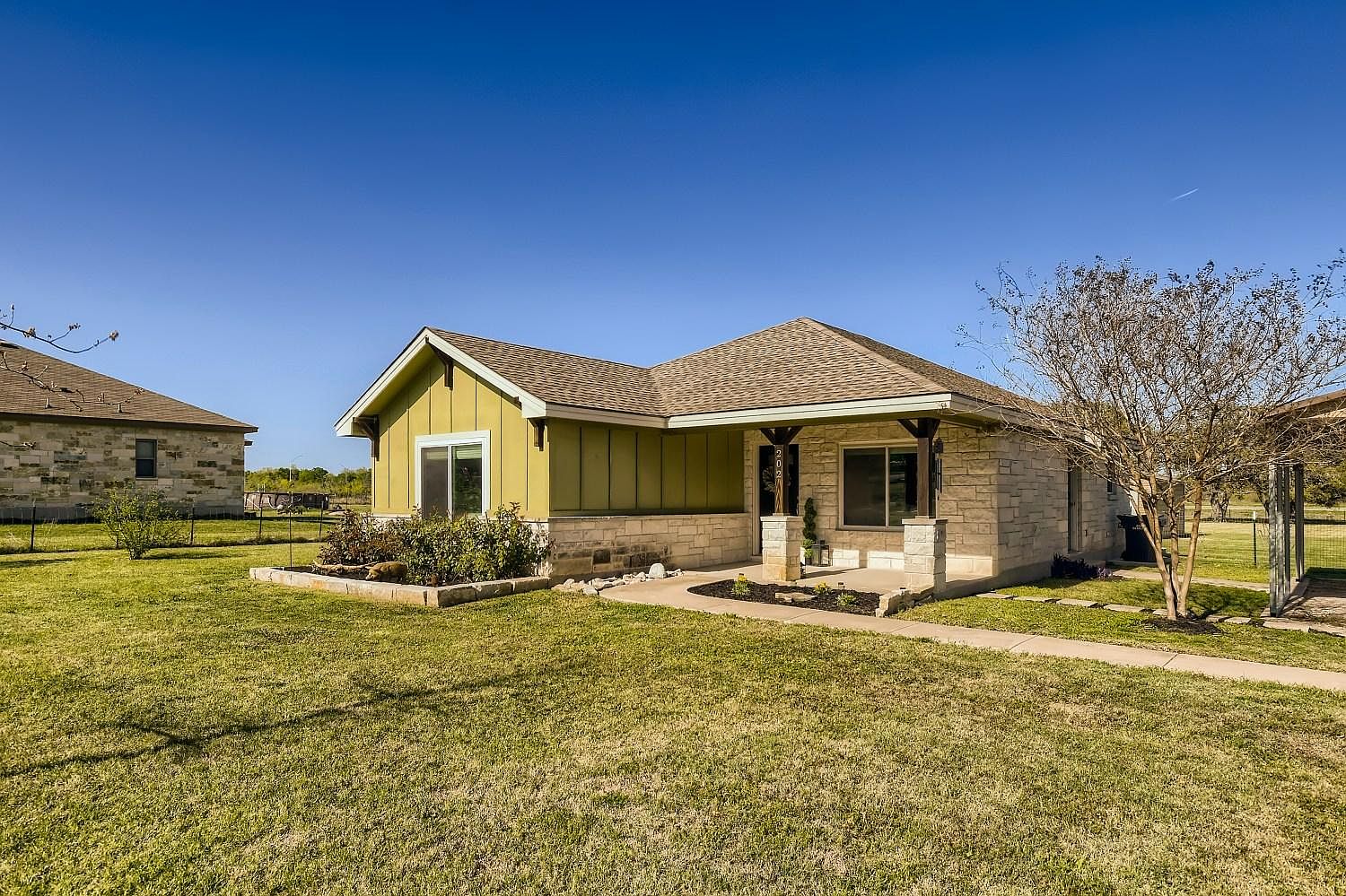 202 Brizendine Ave, Florence, TX 76527 Zillow