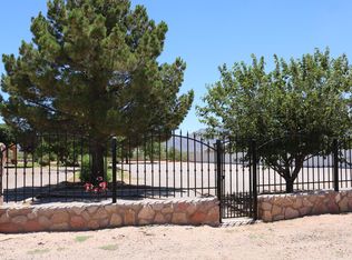 6440 Queen Ann Ct, Las Cruces, NM 88012