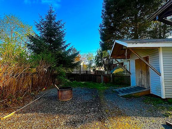 Plenty of boat, tv, car park