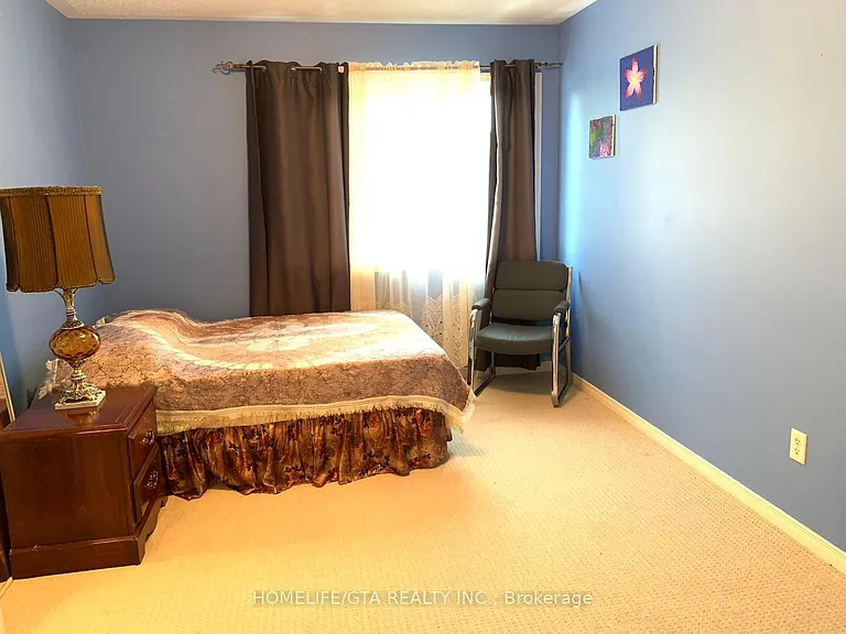 92 Todhunter Cres — Photo 6