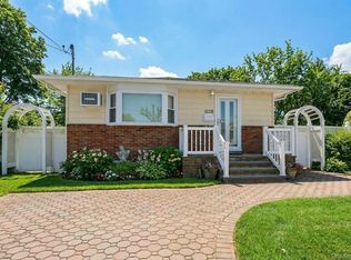 1028 Thomas Avenue, Baldwin, NY 11510