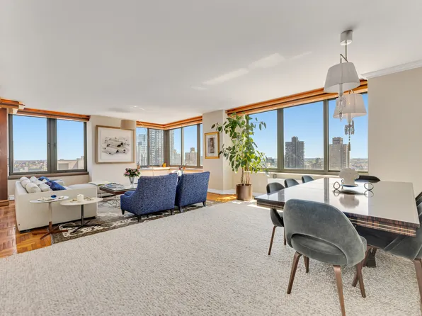 300 East 85th Street image 1 of 20