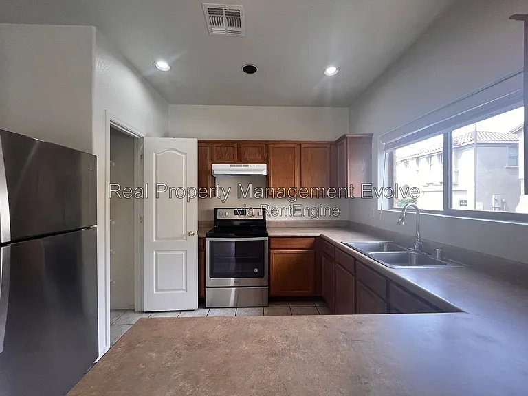 9503 N 82nd Ln — Photo 7