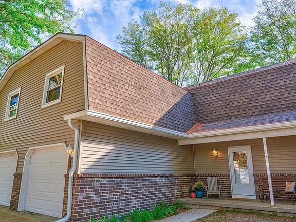 2nd image of 476 Basswood Ave #476