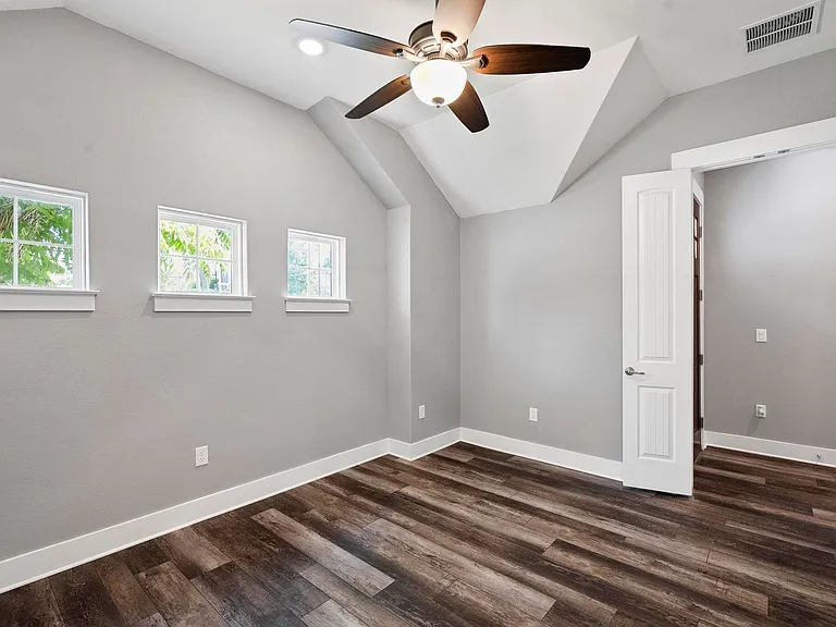 203 E Salty St — Photo 35