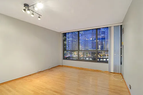 405 N Wabash Ave Photo 1