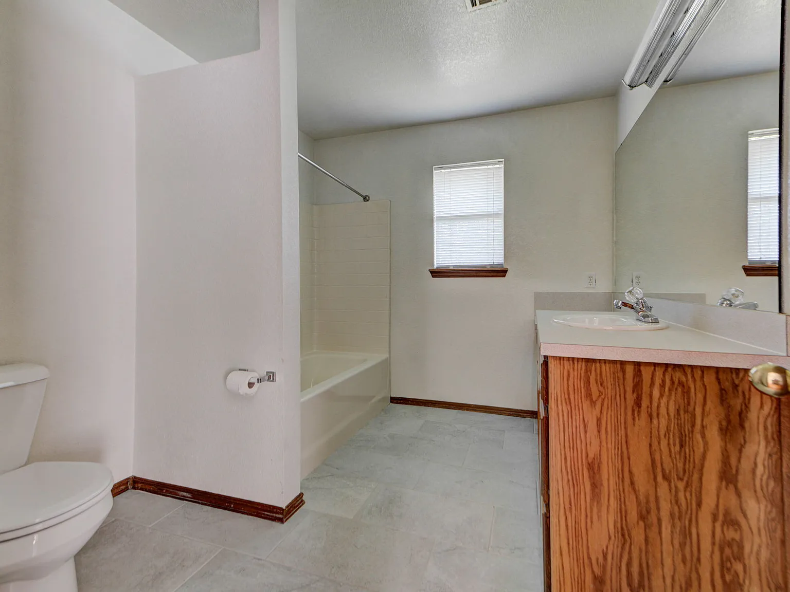2809 East Lake Drive - 1 — Photo 2