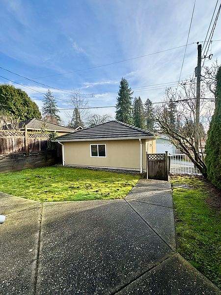 North Vancouver House for rent - 4 Bedrooms — photo 24