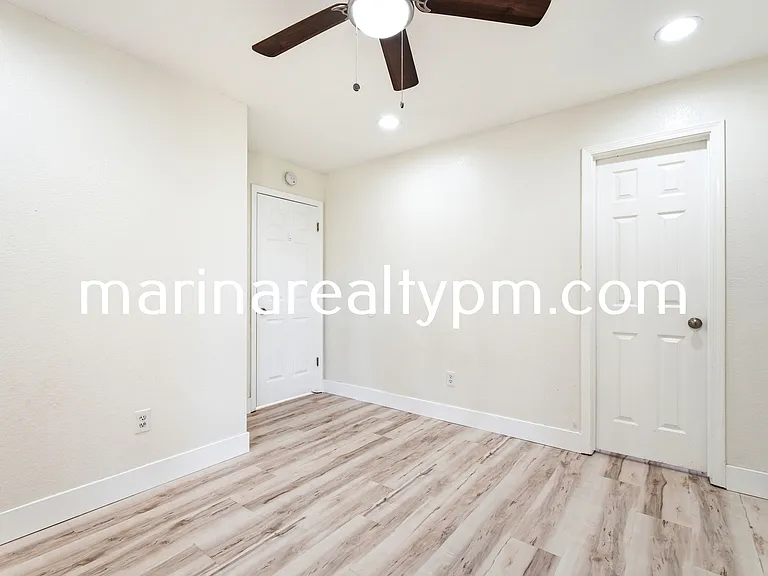 208 Buttercup Cir — Photo 34