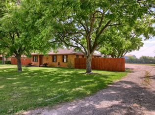 1614 Laurel St, Taylor, TX 76574