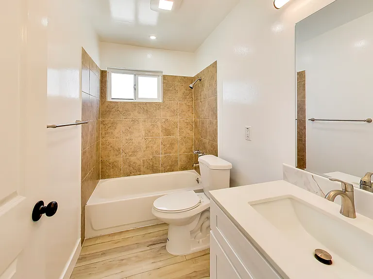 3012 E 18th St #17 — Photo 15