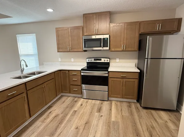 740 SE Brown St #101, Lake City, FL 32025