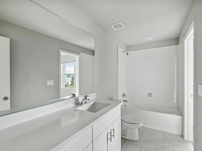 423 Salisbury Cir — Photo 17