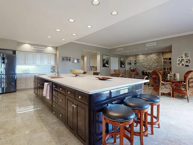 7987 Hollyridge Rd — Photo 40