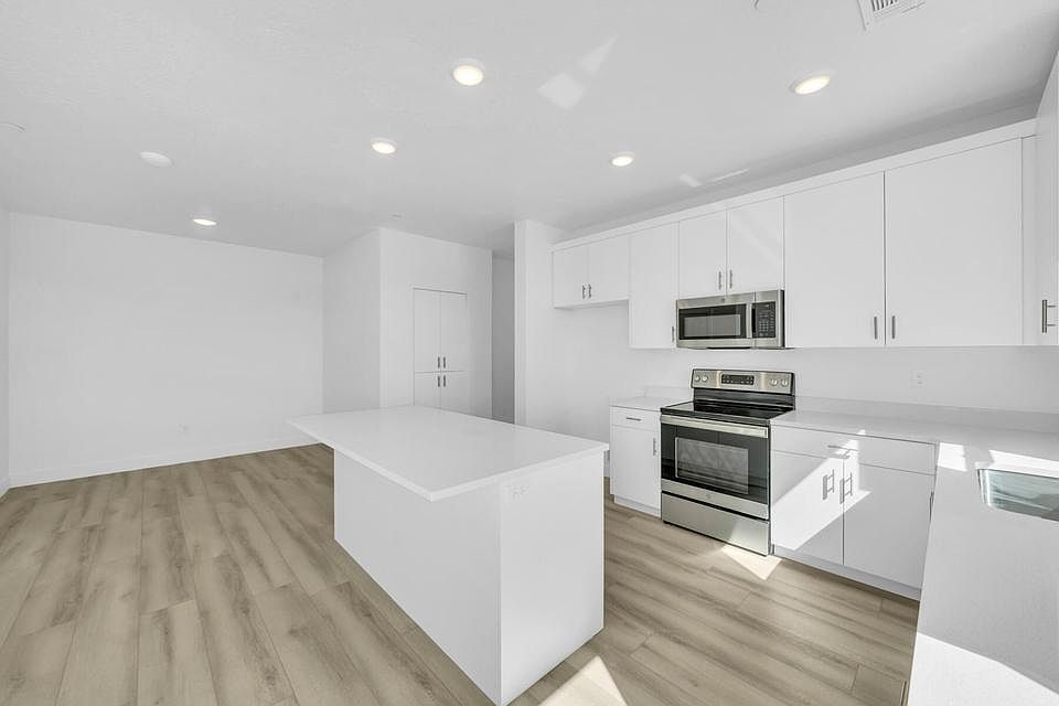 1st image of 5599 Carnelian Pkwy #208