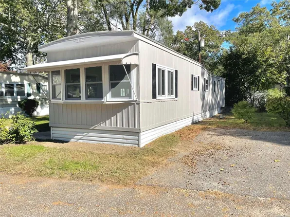 37-65 Hubbard Avenue, Riverhead, NY 11901