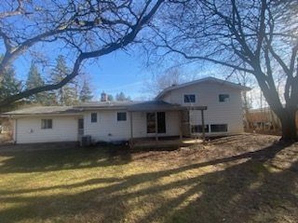 6111 Woodmoor Dr, Burton, MI 48509