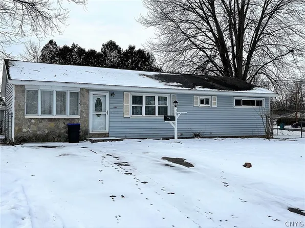 407 Edgewood Pl, Minoa, NY 13116