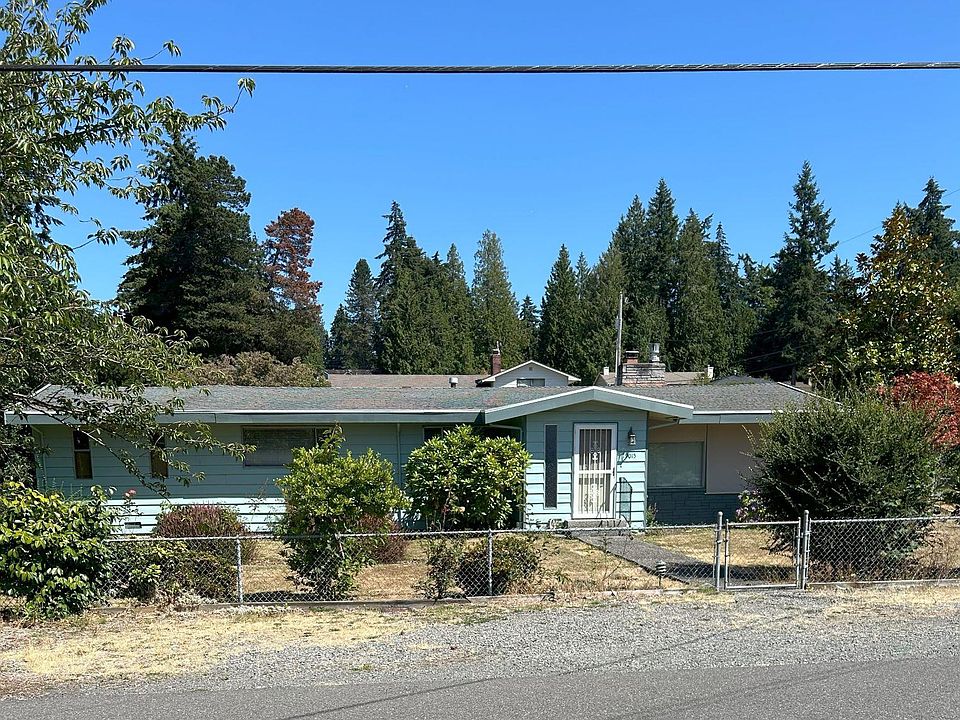 Rambler in desirable Edmonds neighborhood close to downtown.