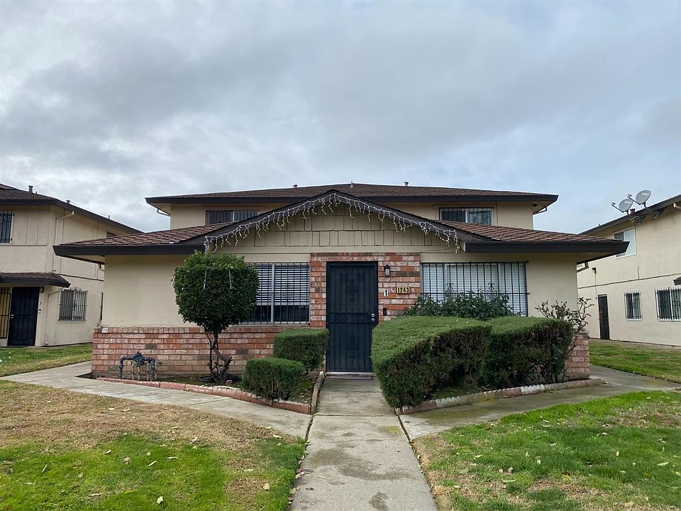 1st image of 1243 Pinetree Dr Unit 4