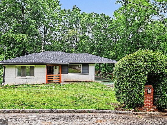 5th image of 186 Arcadia Cir NW