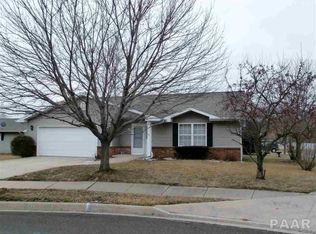 2715 Village Ct, Pekin, IL 61554