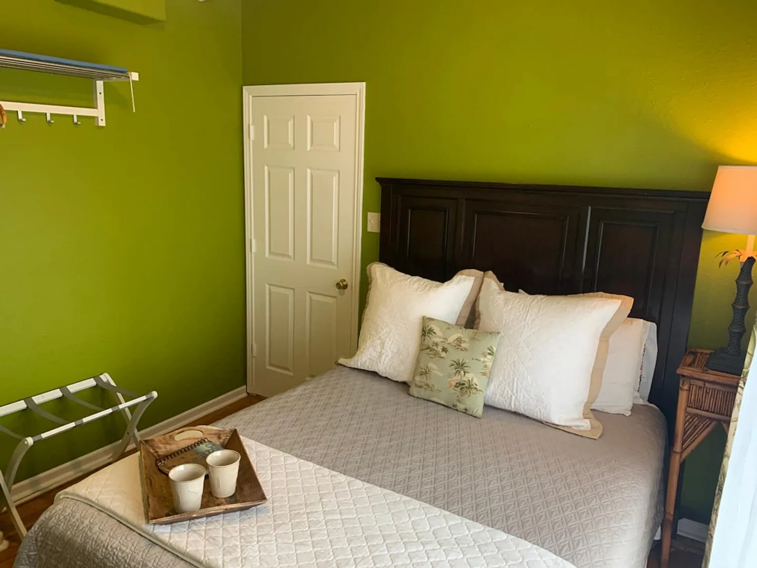 1 bed, 1.0 bath, 645 sqft, $2,448 — Photo 2