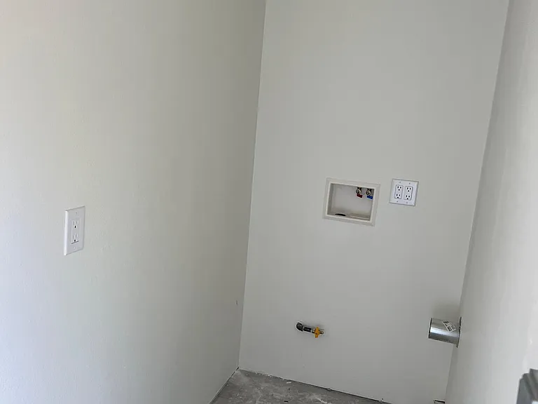 1415 E Hillcrest Dr #2 — Photo 6