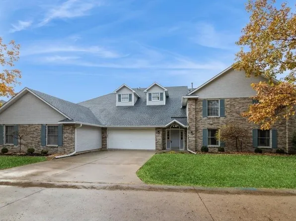 2335 Willowbrooke Ln, Iowa City, IA 52246