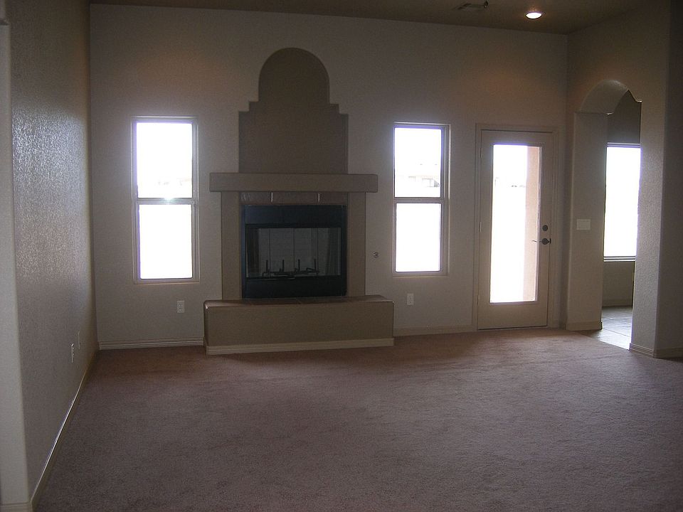 2nd image of 4493 Miramar Arc