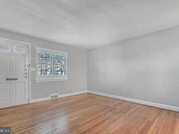 5th image of 1330 Michigan Ave