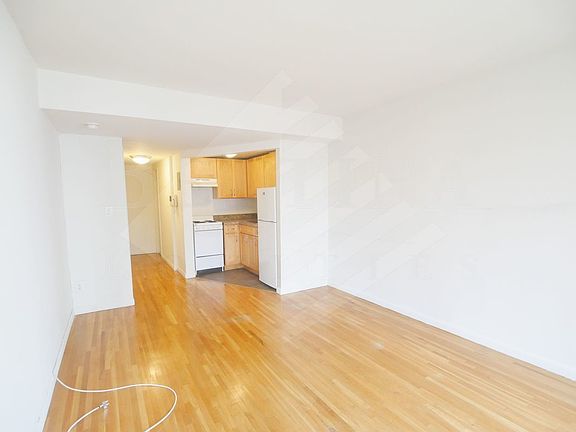 4th image of 315 E 85th St APT 5D