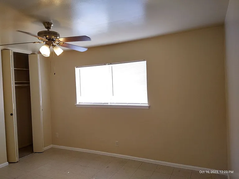 359 Waxwood Ln — Photo 16