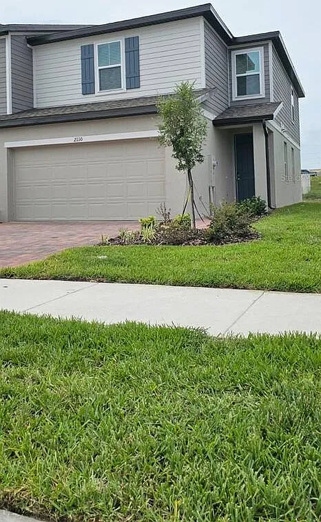 3 bed, 2.5 bath, 1566 sqft, $2,400 — Photo 1