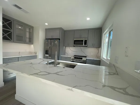 25 Greenbough #129, Irvine, CA 92614