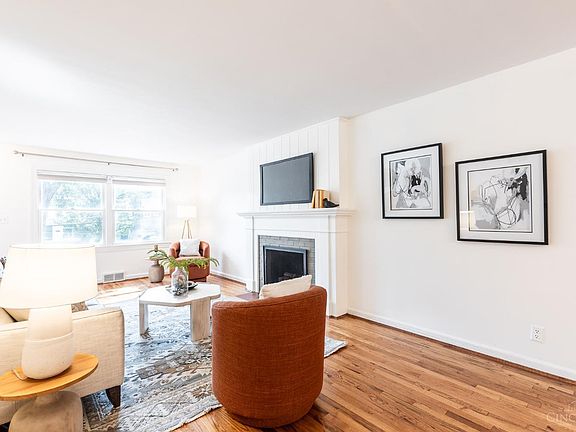 3rd image of 1212 Wayside Pl