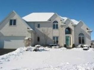 4817 Cascades Ct, Sylvania, OH 43560
