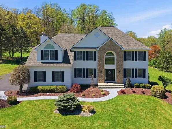1 Samantha Ln, Washington Twp., NJ 07830