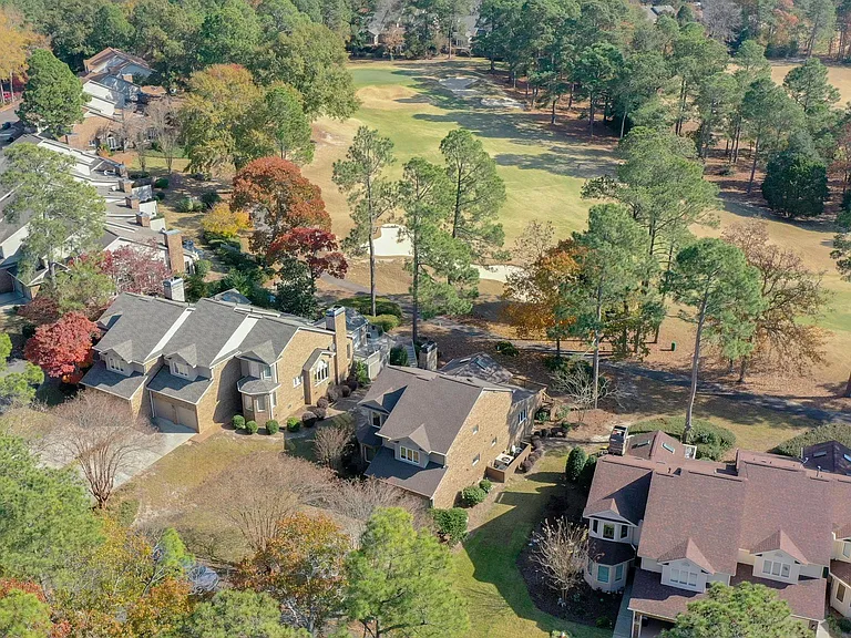 205 Club Villa Dr W — Photo 41