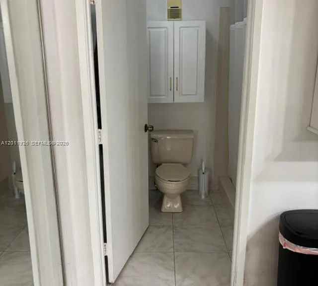 667 Woodgate Ln #B — Photo 11