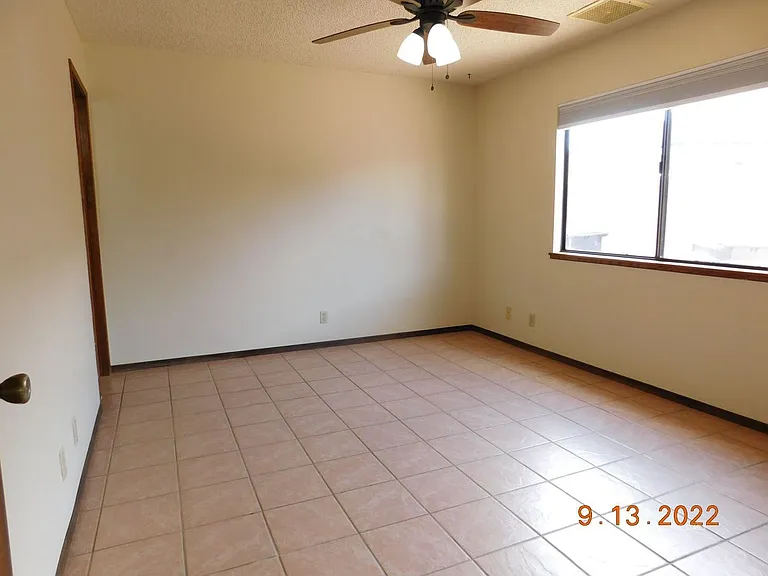 330 E Wilson Ave — Photo 10
