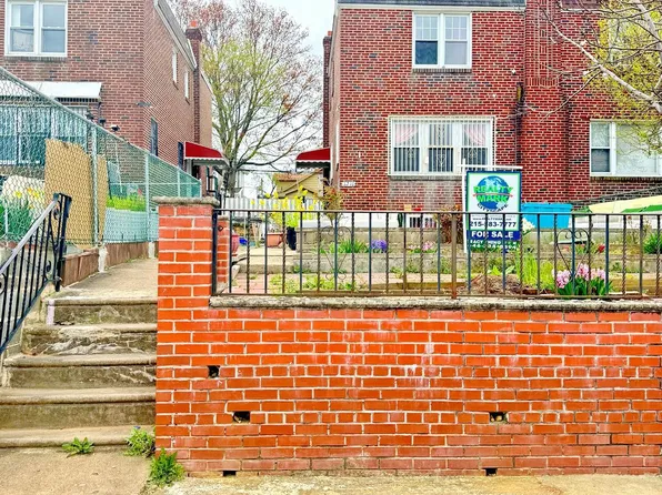 1210 Saint Vincent St, Philadelphia, PA 19111