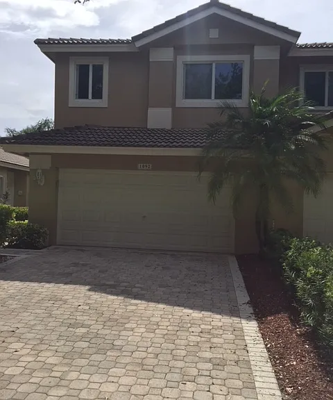 1092 SW 158th Ave — Photo 8