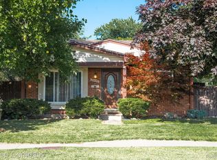 28040 Blum St, Roseville, MI 48066