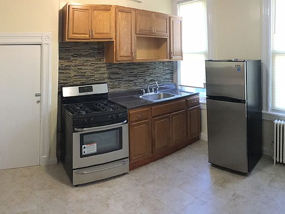 4th image of 569 Union St #22RR