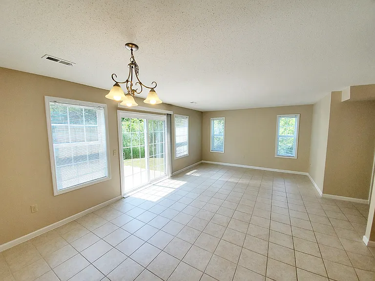 5255-57 Crabapple Dr #5255 — Photo 4