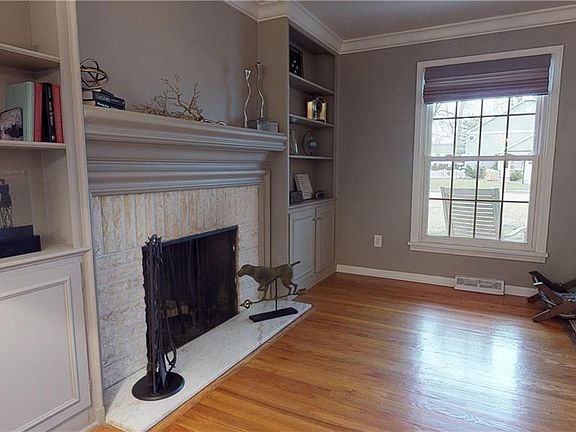 5th image of 30501 Winsor Dr