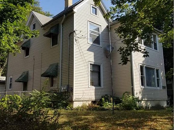 2nd image of 914 10th Ave