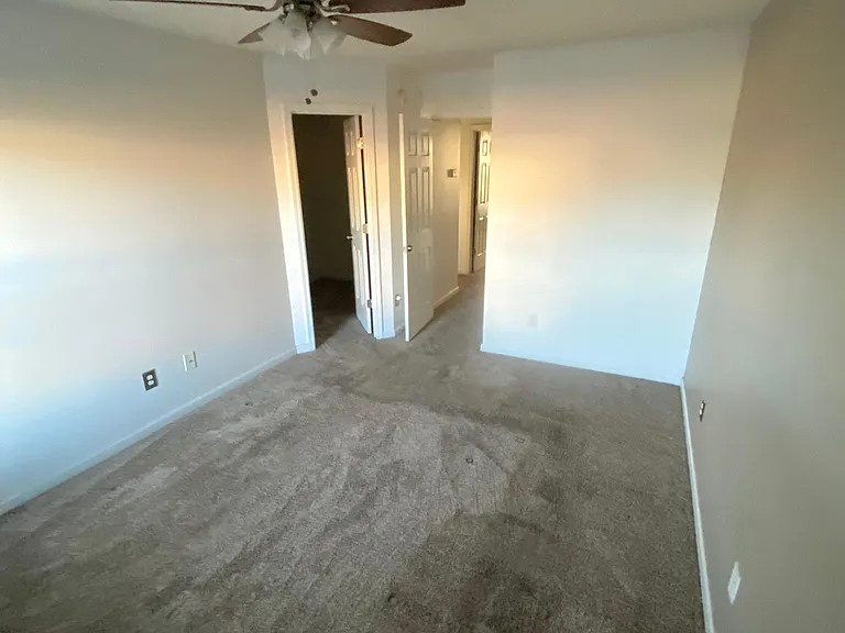 4554 Parkview Sq — Photo 9